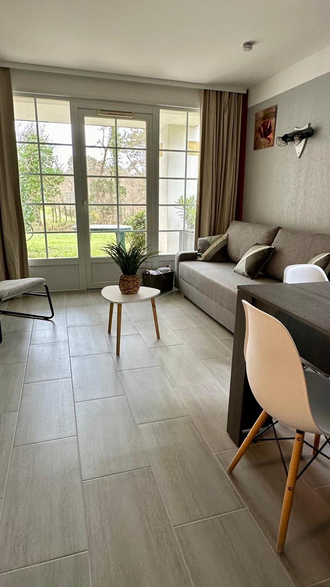 Appartement En Residence Pierre Et Vacance Au Golf 比斯卡罗斯 外观 照片