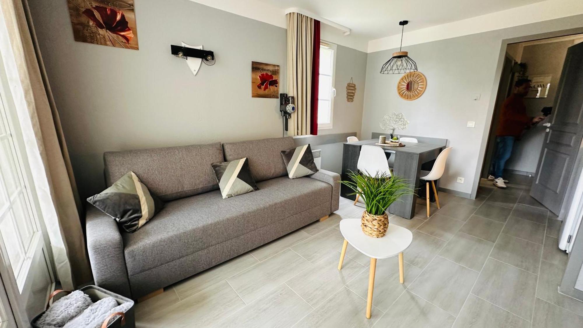 Appartement En Residence Pierre Et Vacance Au Golf 比斯卡罗斯 外观 照片